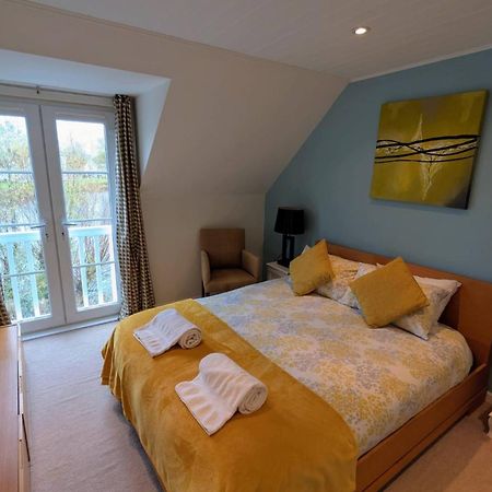 Charming Lake House Nature Retreat In Cotswold Water Park, South Cerney Near 시런세스터 외부 사진
