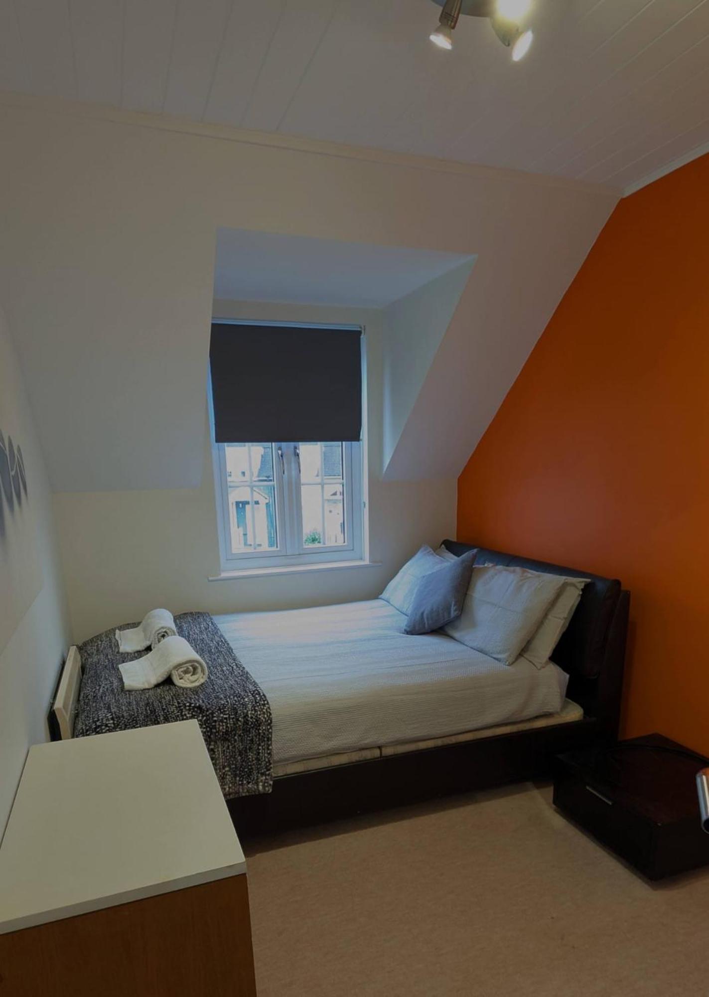 Charming Lake House Nature Retreat In Cotswold Water Park, South Cerney Near 시런세스터 외부 사진